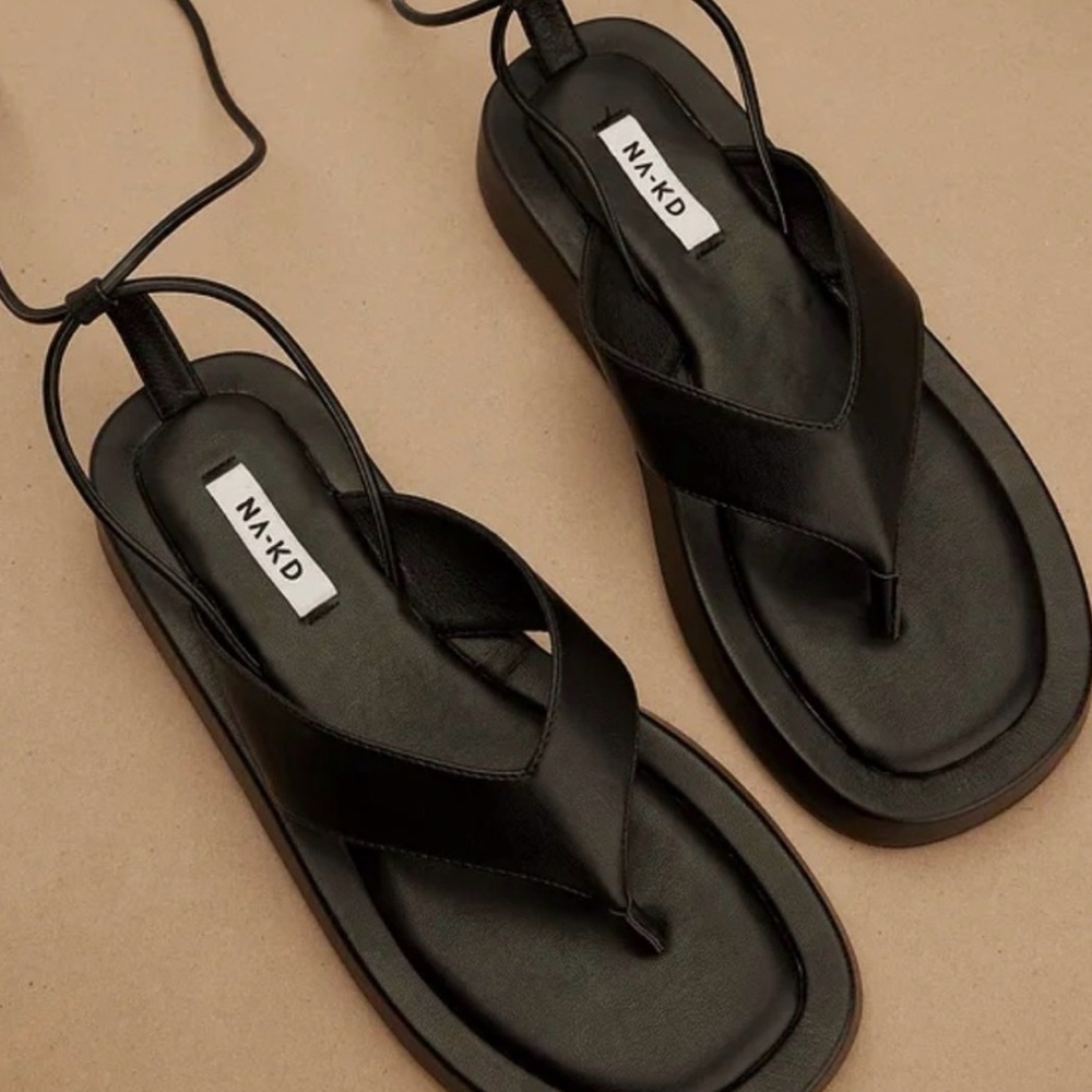 NA-KD strappy slides - Picture 2 of 3